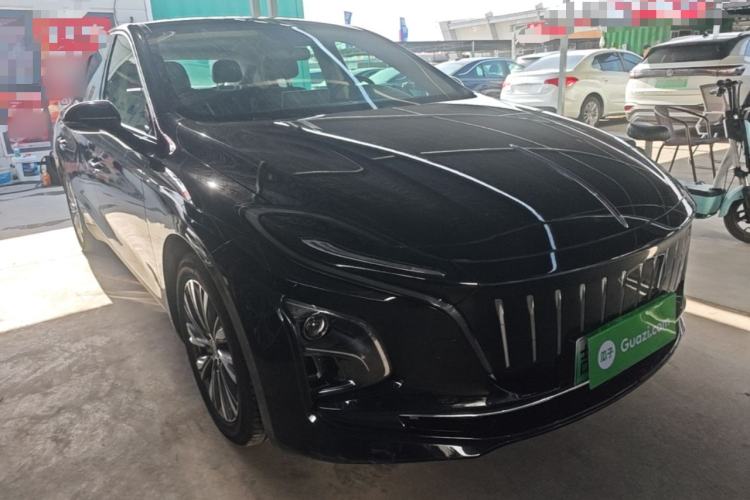 Used Hongqi E-QM5 2022 431 km Charge & Enjoy Edition Front Right 45 Deg