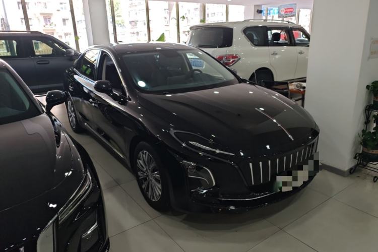 Used Hongqi E-QM5 2022 431 km Charge & Enjoy Edition Front Right 45 Deg