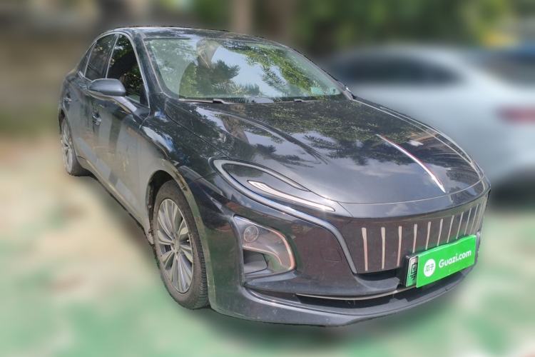 Used Hongqi E-QM5 2022 431 km Charge & Enjoy Edition Front Right 45 Deg