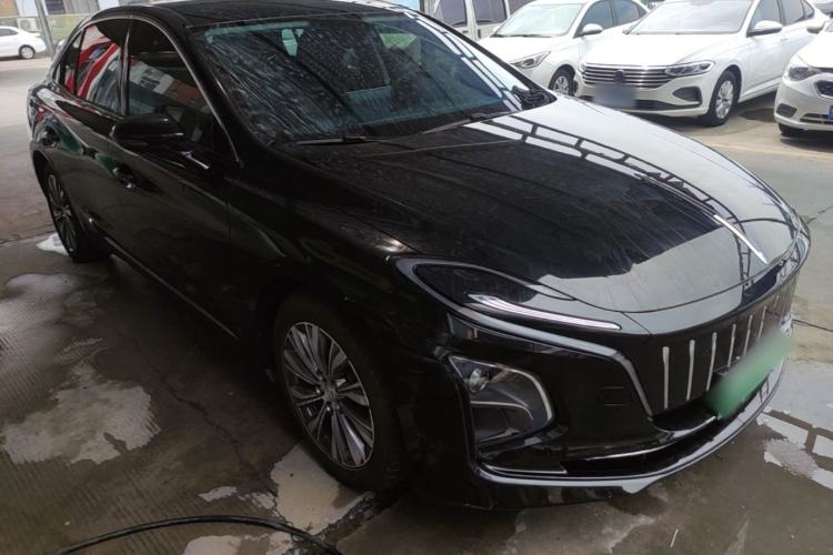 Used Hongqi E-QM5 2022 431 km Charge & Enjoy Edition Front Right 45 Deg