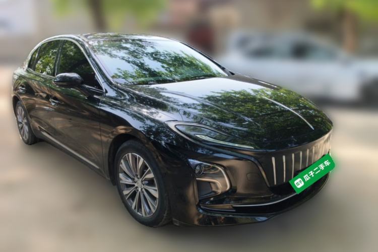 Used Hongqi E-QM5 2022 431 km Charge & Enjoy Edition Front Right 45 Deg