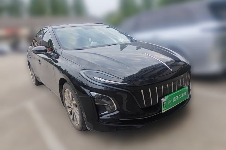 Used Hongqi E-QM5 2022 431 km Charge & Enjoy Edition Front Right 45 Deg