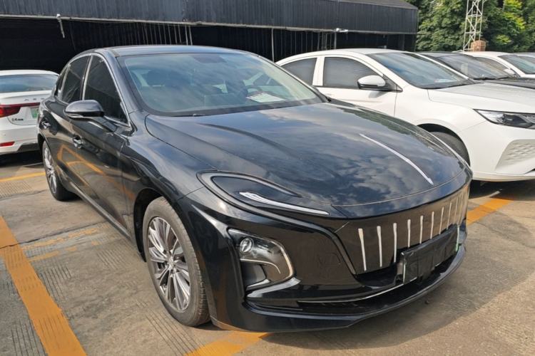 Used Hongqi E-QM5 2022 431 km Charge & Enjoy Edition Front Right 45 Deg