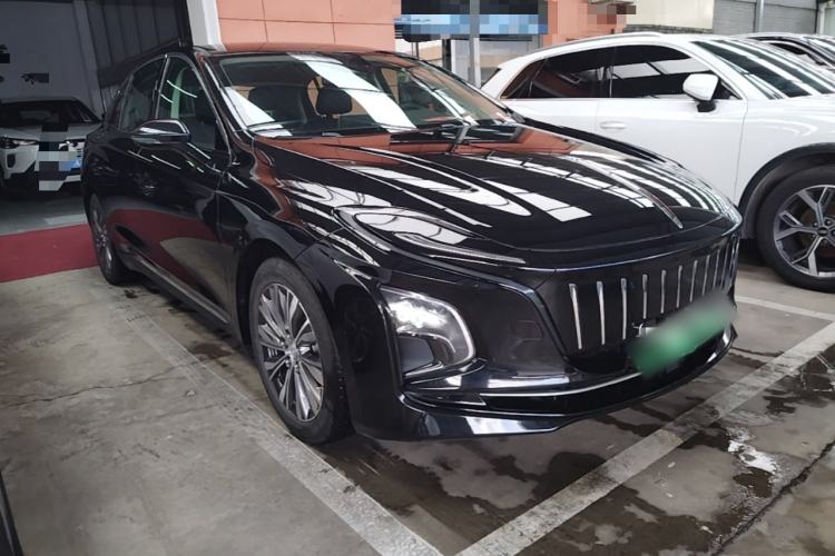 Used Hongqi E-QM5 2022 431 km Charge & Enjoy Edition Front Right 45 Deg