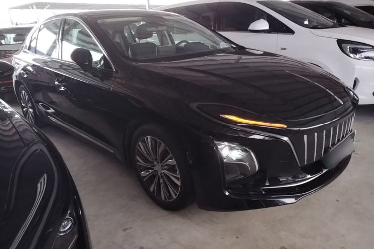 Used Hongqi E-QM5 2022 431 km Charge & Enjoy Edition Front Right 45 Deg