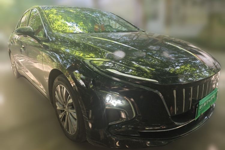 Used Hongqi E-QM5 2022 431 km Charge & Enjoy Edition Front Right 45 Deg