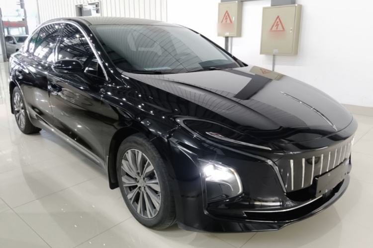 Used Hongqi E-QM5 2022 431 km Charge & Enjoy Edition Front Right 45 Deg