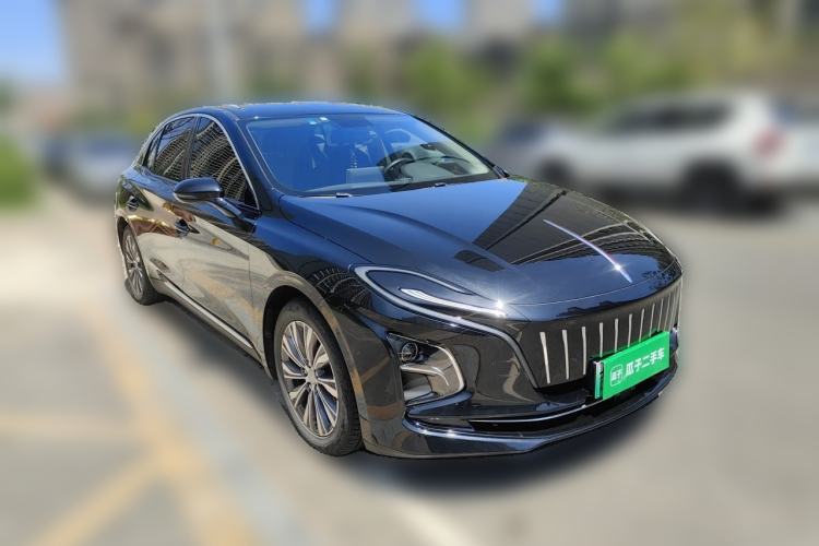 Used Hongqi E-QM5 2022 431 km Charge & Enjoy Edition Front Right 45 Deg