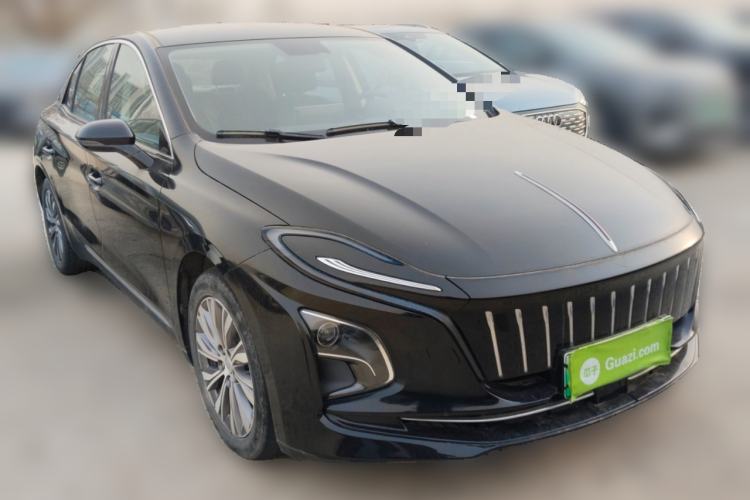 Used Hongqi E-QM5 2022 431 km Charge & Enjoy Edition Front Right 45 Deg