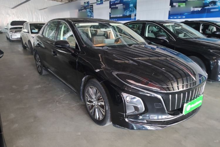 Used Hongqi E-QM5 2022 431 km Charge & Enjoy Edition Front Right 45 Deg