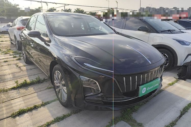 Used Hongqi E-QM5 2022 431 km Charge & Enjoy Edition Front Right 45 Deg