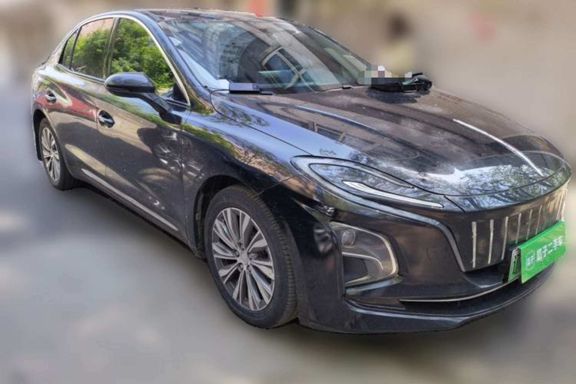 Used Hongqi E-QM5 2022 431 km Charge & Enjoy Edition Front Right 45 Deg