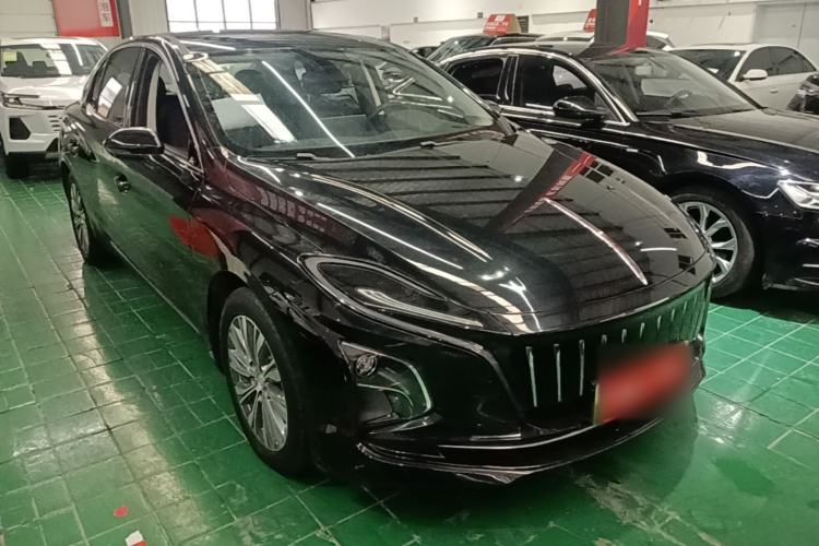 Used Hongqi E-QM5 2022 431 km Charge & Enjoy Edition Front Right 45 Deg