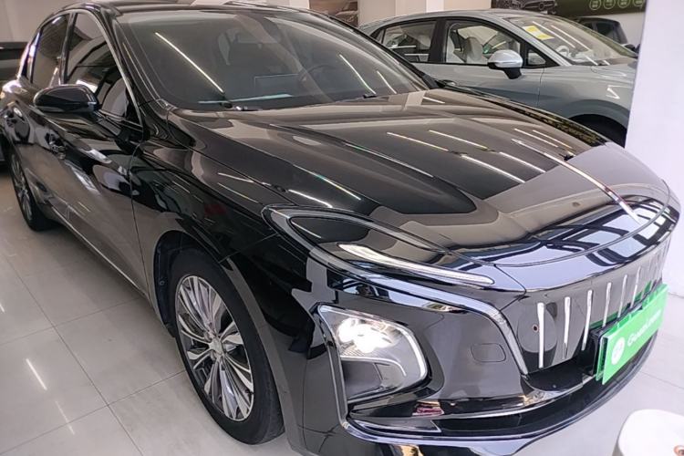Used Hongqi E-QM5 2022 431 km Charge & Enjoy Edition Front Right 45 Deg