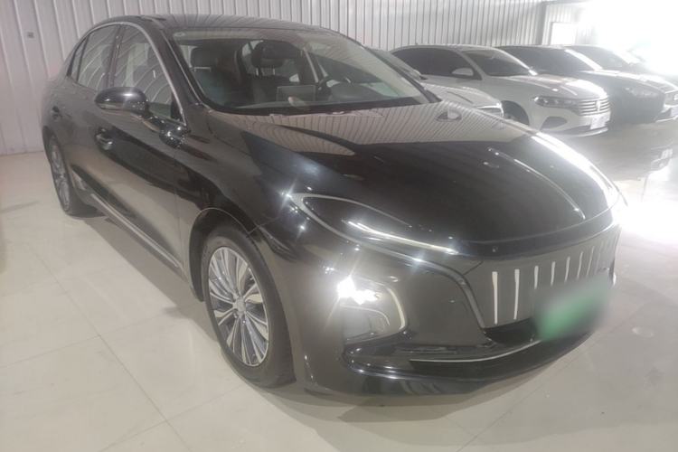 Used Hongqi E-QM5 2022 431 km Charge & Enjoy Edition Front Right 45 Deg