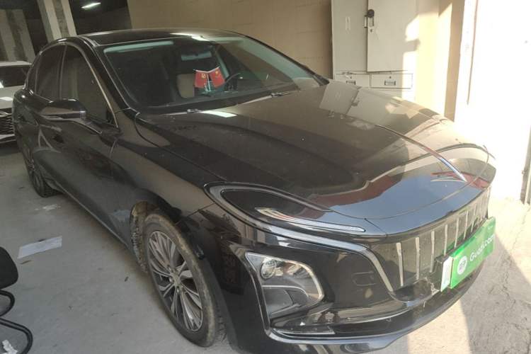Used Hongqi E-QM5 2022 431 km Charge & Enjoy Edition Front Right 45 Deg