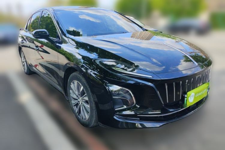 Used Hongqi E-QM5 2022 431 km Charge & Enjoy Edition Front Right 45 Deg