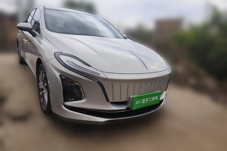 Used Hongqi E-QM5 2022 431 km Charge & Enjoy Edition Front Right 45 Deg