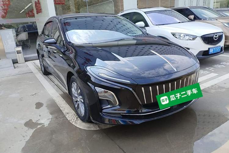 Used Hongqi E-QM5 2022 431 km Charge & Enjoy Edition Front Right 45 Deg