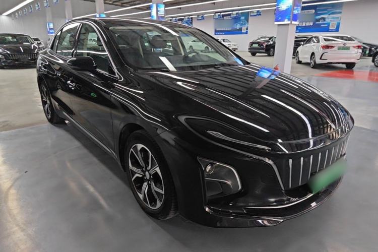 Used Hongqi E-QM5 2022 431 km Charge & Enjoy Edition Front Right 45 Deg