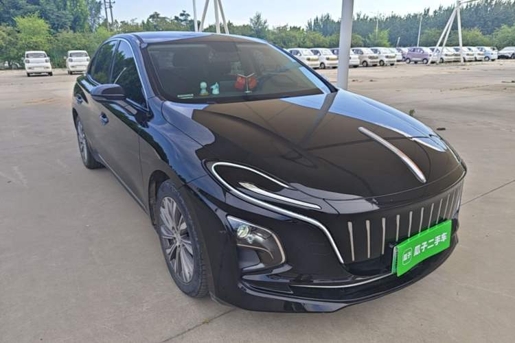 Used Hongqi E-QM5 2022 431 km Charge & Enjoy Edition Front Right 45 Deg