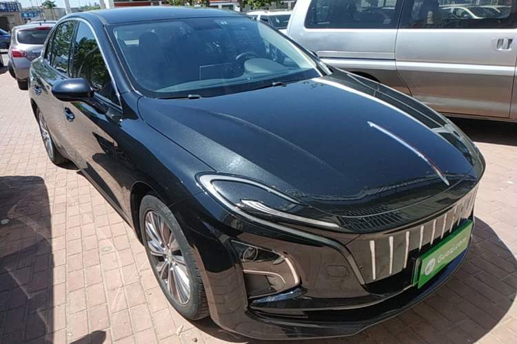 Used Hongqi E-QM5 2022 431 km Charge & Enjoy Edition Front Right 45 Deg