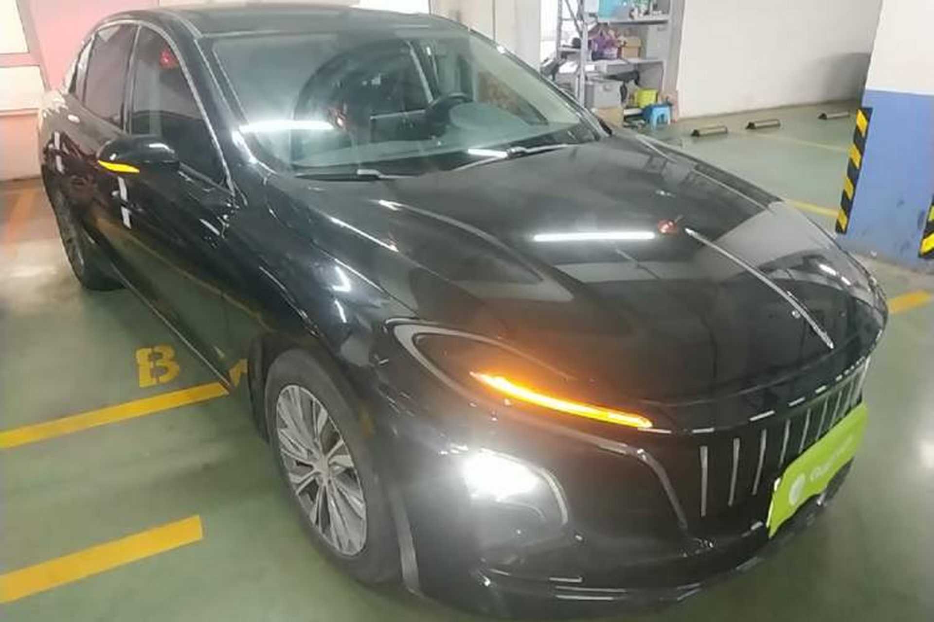 Used Hongqi E-QM5 2022 431 km Charge & Enjoy Edition Front Right 45 Deg