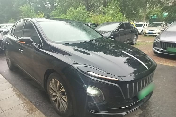 Used Hongqi E-QM5 2022 431 km Charge & Enjoy Edition Front Right 45 Deg