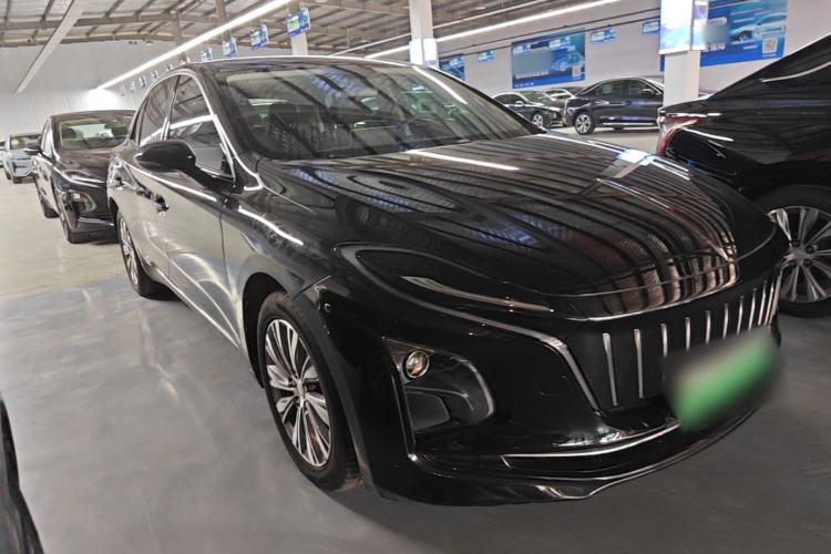 Used Hongqi E-QM5 2022 431 km Charge & Enjoy Edition Front Right 45 Deg