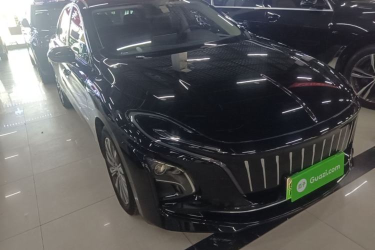 Used Hongqi E-QM5 2022 431 km Charge & Enjoy Edition Front Right 45 Deg