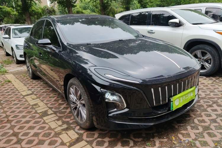 Used Hongqi E-QM5 2022 431 km Charge & Enjoy Edition Front Right 45 Deg