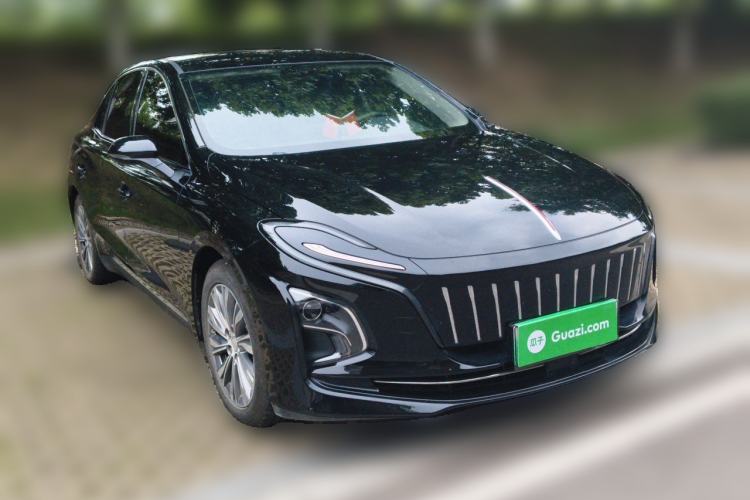 Used Hongqi E-QM5 2022 431 km Charge & Enjoy Edition Front Right 45 Deg