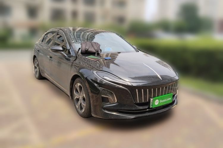 Used Hongqi E-QM5 2022 431 km Charge & Enjoy Edition Front Right 45 Deg