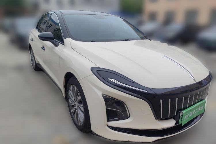 Used Hongqi E-QM5 2022 431 km Charge & Enjoy Edition Front Right 45 Deg