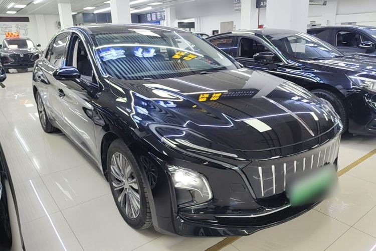 Used Hongqi E-QM5 2022 431 km Charge & Enjoy Edition Front Right 45 Deg