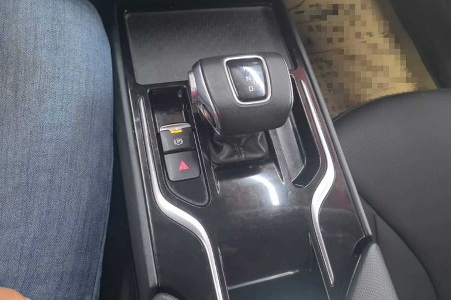 Used Hongqi E-QM5 2022 431 km Charge & Enjoy Edition Gear Lever