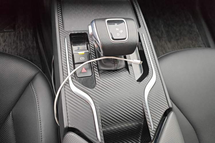 Used Hongqi E-QM5 2022 431 km Charge & Enjoy Edition Gear Lever