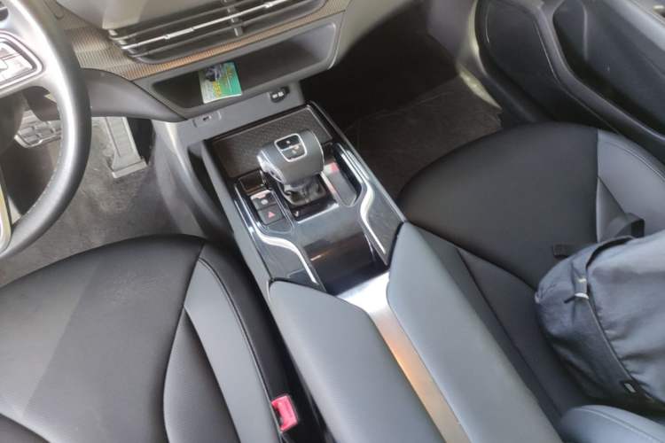 Used Hongqi E-QM5 2022 431 km Charge & Enjoy Edition Gear Lever