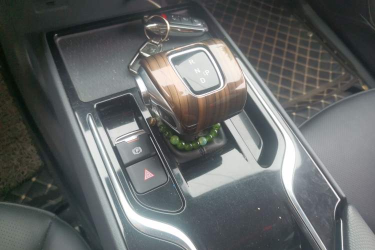 Used Hongqi E-QM5 2022 431 km Charge & Enjoy Edition Gear Lever