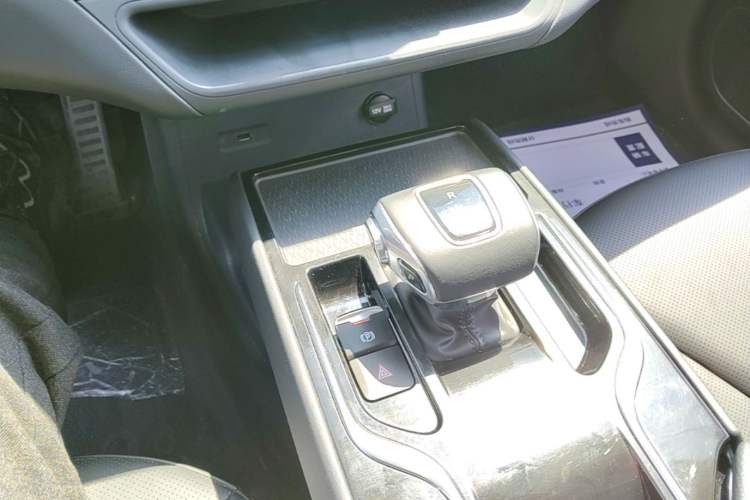 Used Hongqi E-QM5 2022 431 km Charge & Enjoy Edition Gear Lever