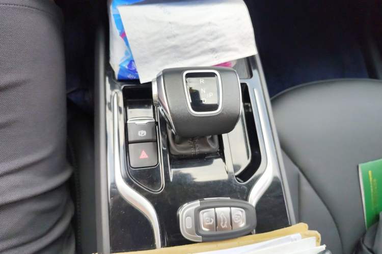 Used Hongqi E-QM5 2022 431 km Charge & Enjoy Edition Gear Lever