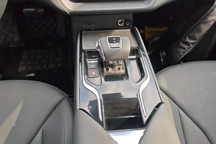 Used Hongqi E-QM5 2022 431 km Charge & Enjoy Edition Gear Lever