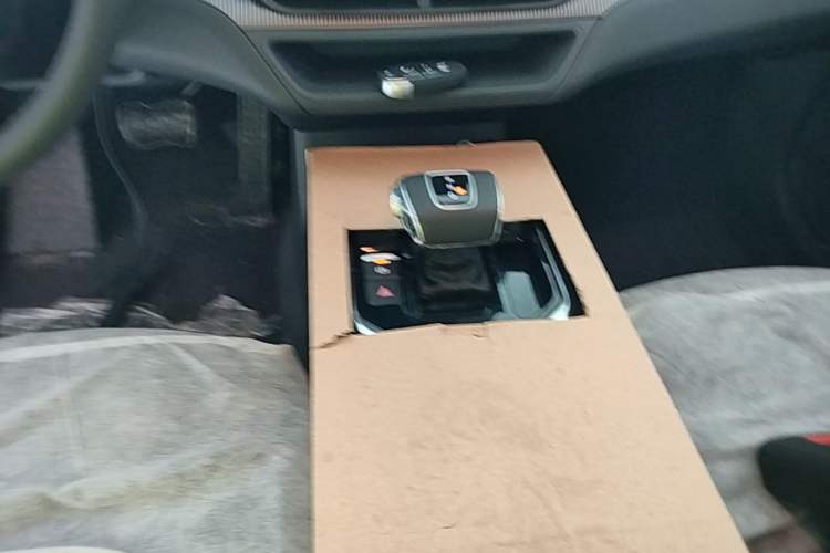 Used Hongqi E-QM5 2022 431 km Charge & Enjoy Edition Gear Lever