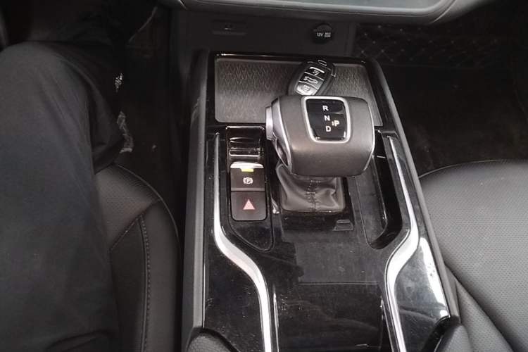Used Hongqi E-QM5 2022 431 km Charge & Enjoy Edition Gear Lever