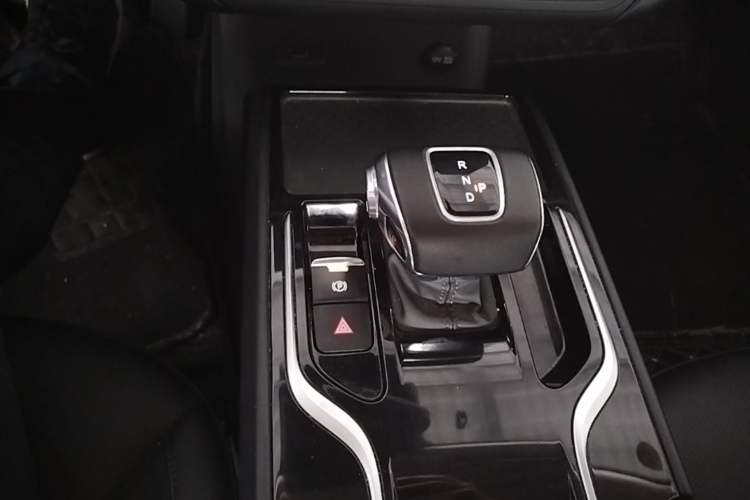 Used Hongqi E-QM5 2022 431 km Charge & Enjoy Edition Gear Lever