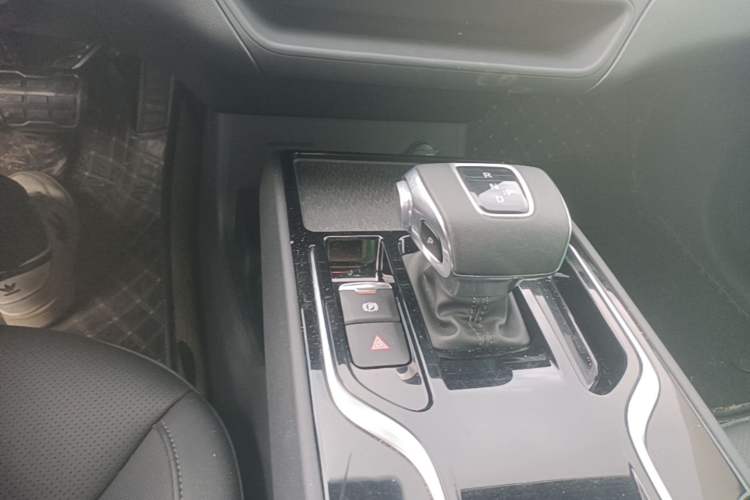 Used Hongqi E-QM5 2022 431 km Charge & Enjoy Edition Gear Lever