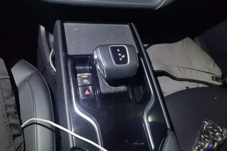 Used Hongqi E-QM5 2022 431 km Charge & Enjoy Edition Gear Lever