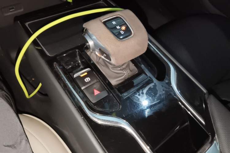Used Hongqi E-QM5 2022 431 km Charge & Enjoy Edition Gear Lever
