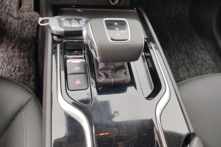 Used Hongqi E-QM5 2022 431 km Charge & Enjoy Edition Gear Lever