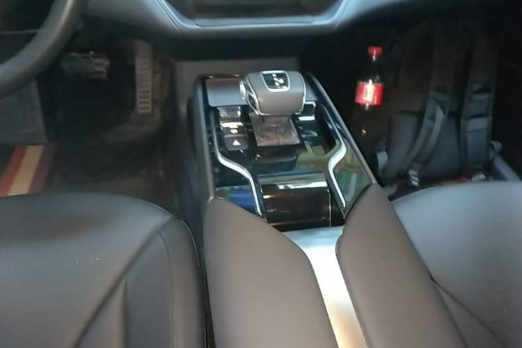 Used Hongqi E-QM5 2022 431 km Charge & Enjoy Edition Gear Lever